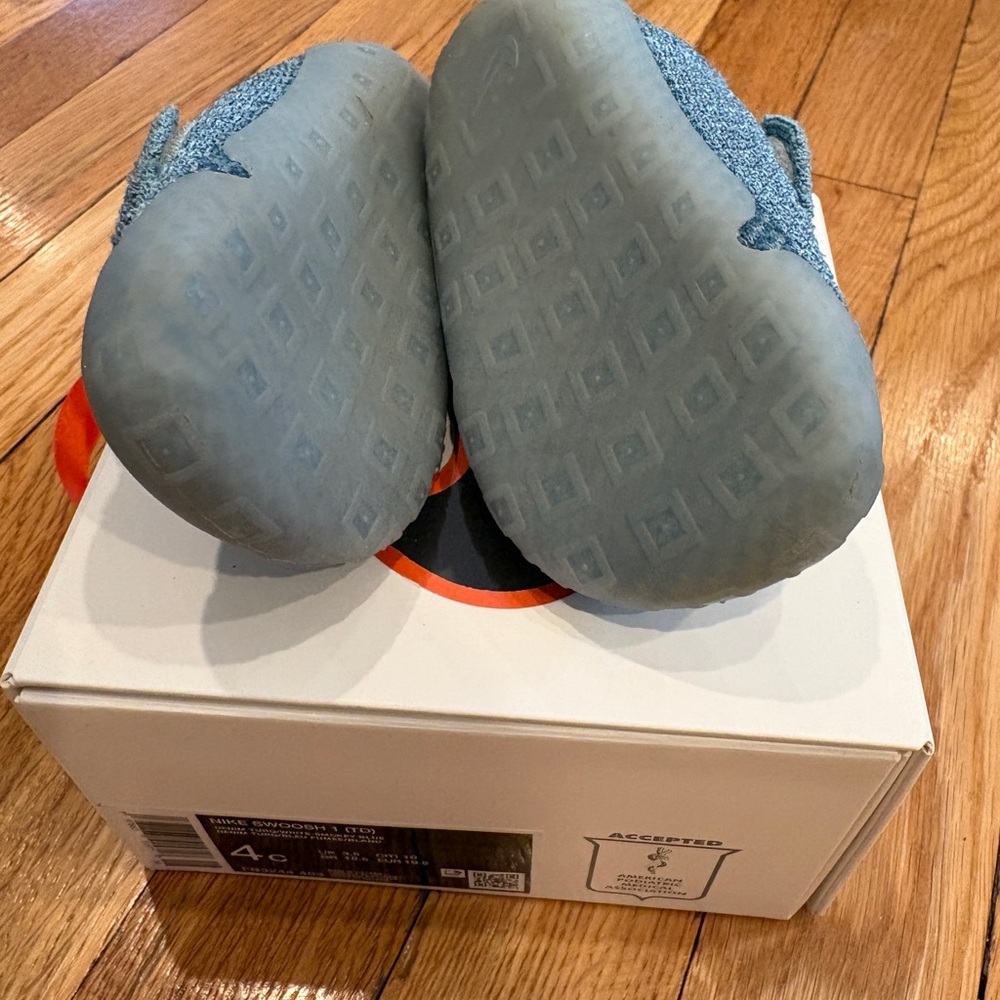 Nike Swoosh 1 Slip-On Sneakers 4c - Picture 2 of 2